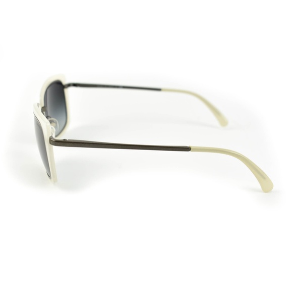 CHANEL Pearl/Antique Silver Logo Sunglasses (gc) - Picture 2 of 8